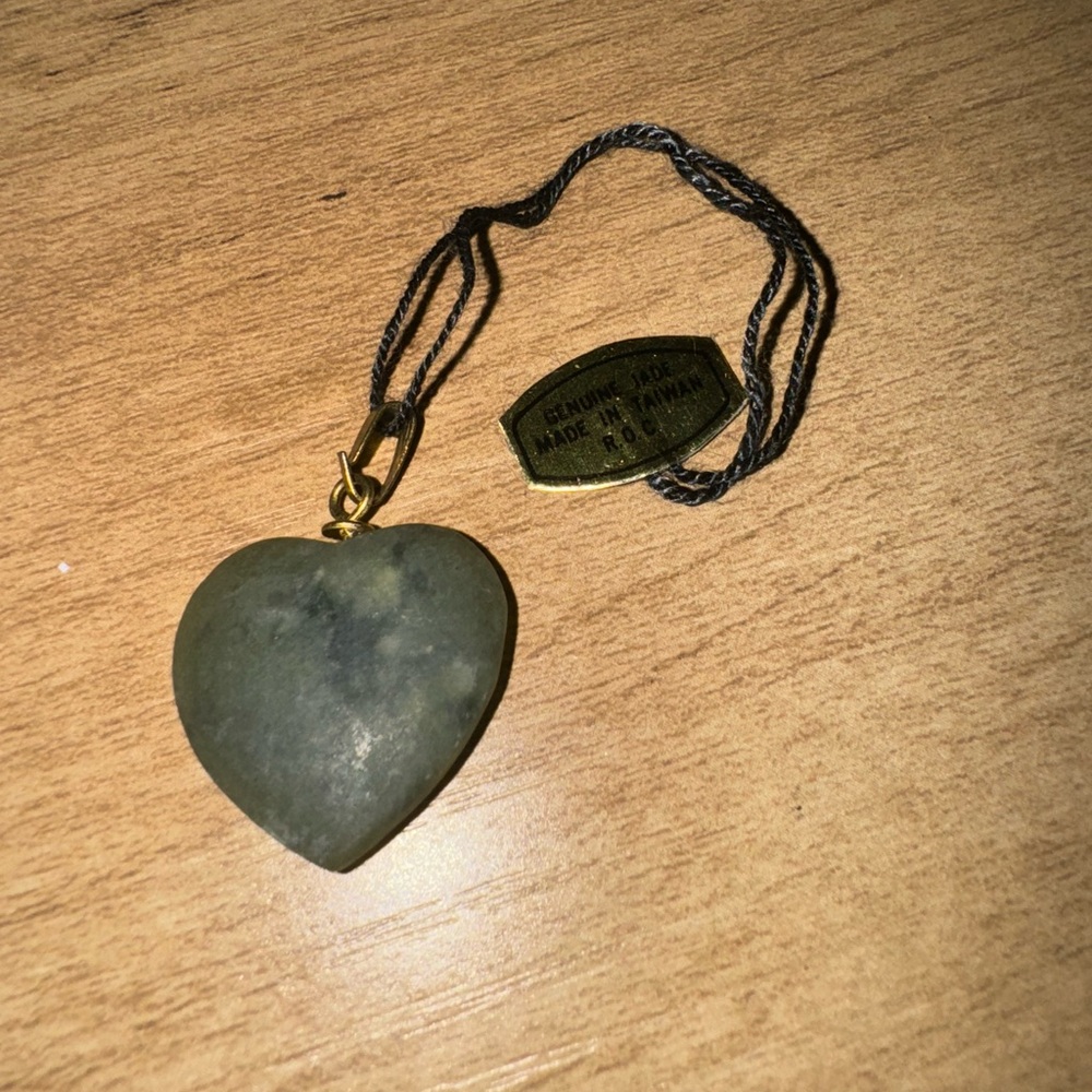 1912-1949 Lovely Vintage Genuine Green Jade Heart Pendant Taiwan Republic China - Picture 2 of 4